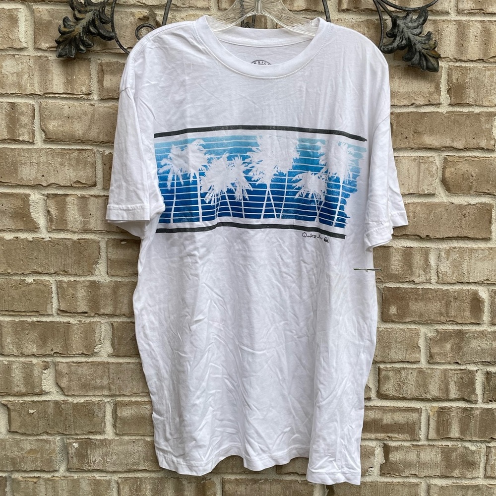 Quiksilver Short Sleeve Graphic Tee Large NWT